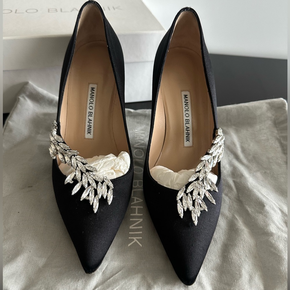 Black Nadira Manolo Blahnik